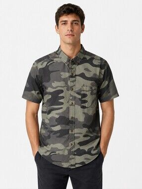 True Craft Men’s Short Sleeve Camo Button-Down Casual Shirt Medium